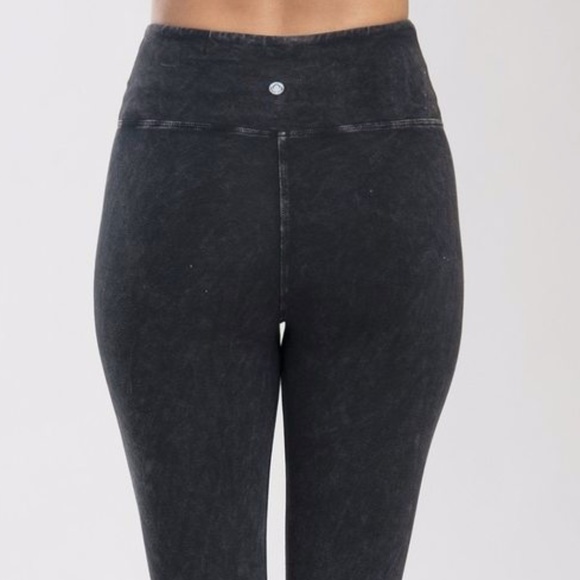 Jala Tie Capri Leggings - Picture 3 of 8